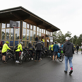 "Energiewende erFAHREN"-Radtour macht Station am Campus